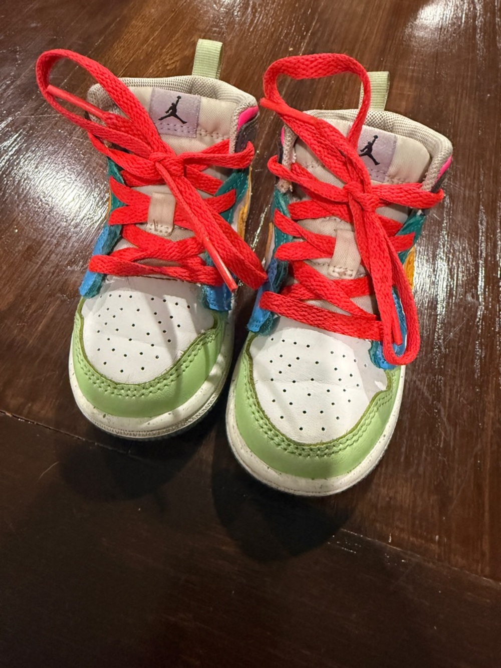 Jordan 1 Mid SE Multicolor Kids Size 6